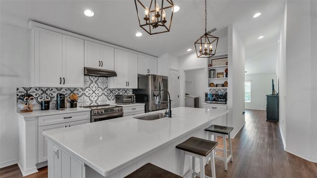 6021 EAGLE POINTE DRIVE, Lakeland, FL 33812