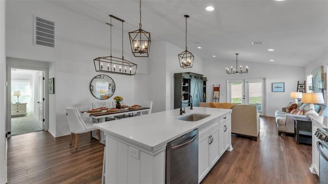 6021 EAGLE POINTE DRIVE, Lakeland, FL 33812