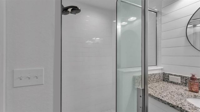 6021 EAGLE POINTE DRIVE, Lakeland, FL 33812