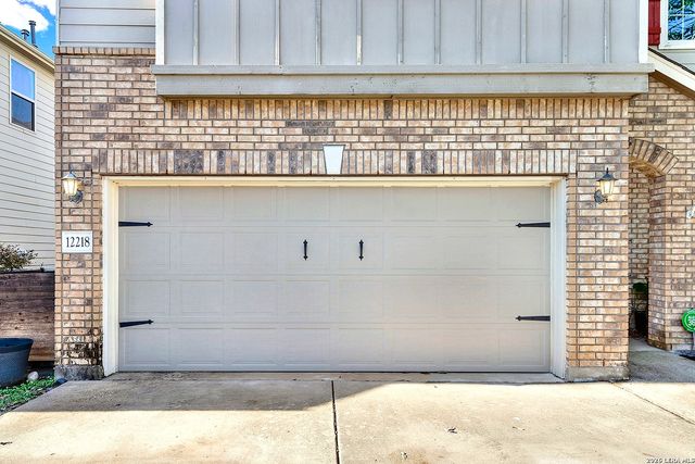 12218 Coal Mine Rise, San Antonio, TX 78245