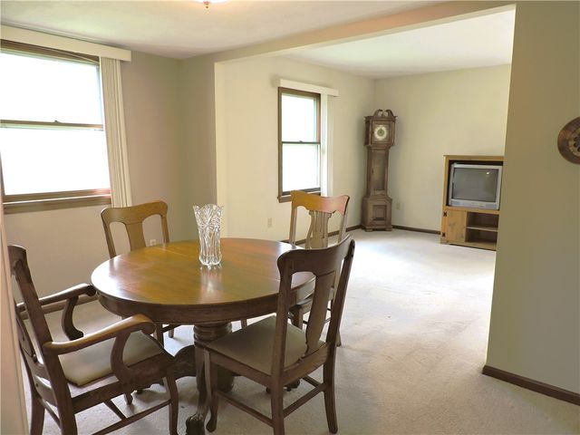 70 Woodridge, Henrietta, NY 14467