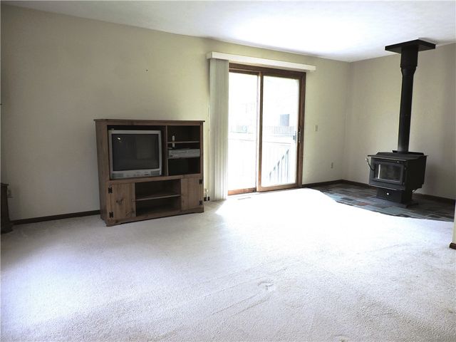 70 Woodridge, Henrietta, NY 14467