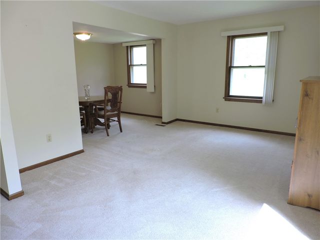 70 Woodridge, Henrietta, NY 14467