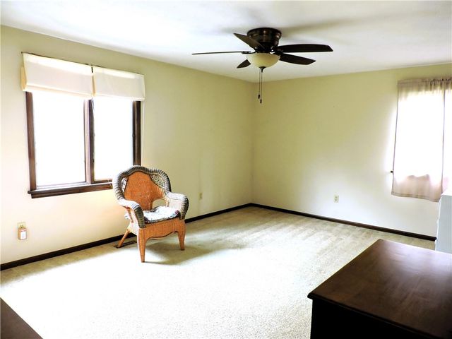 70 Woodridge, Henrietta, NY 14467