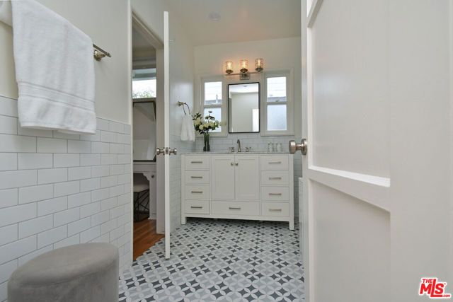 12609 Milbank Street, Studio City (los Angeles), CA 91604