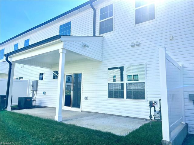 102 Oakdale Forest Lane, Jamestown, NC 27282