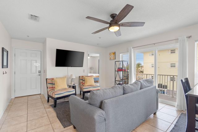 8436 Gulf Boulevard UNIT 721, Navarre, FL 32566