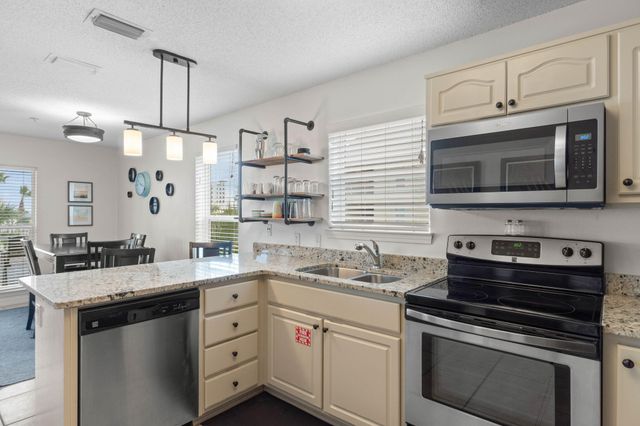 8436 Gulf Boulevard UNIT 721, Navarre, FL 32566