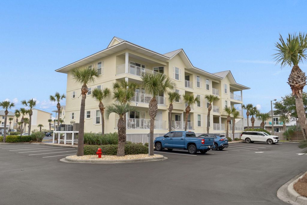 8436 Gulf Boulevard UNIT 721, Navarre, FL 32566