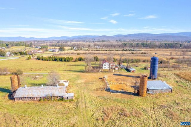 389 SHALOM RD, Waynesboro, VA 22980