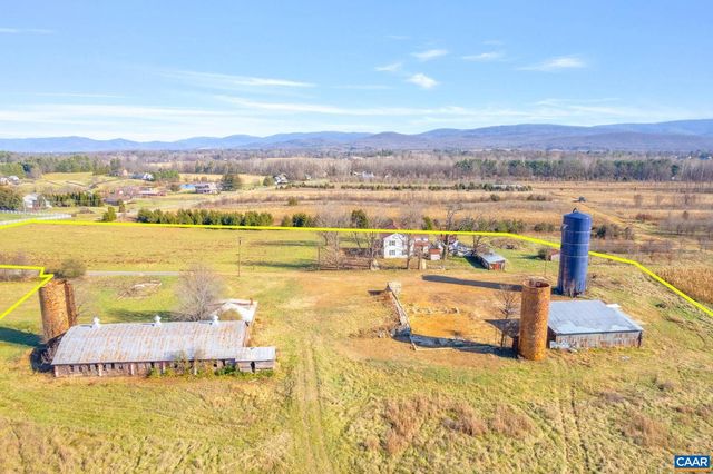 389 SHALOM RD, Waynesboro, VA 22980