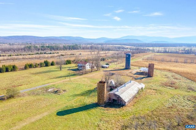 389 SHALOM RD, Waynesboro, VA 22980