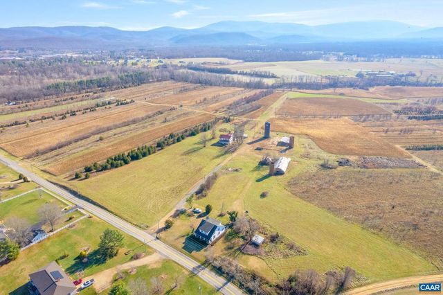 389 SHALOM RD, Waynesboro, VA 22980