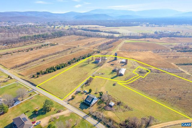 389 SHALOM RD, Waynesboro, VA 22980