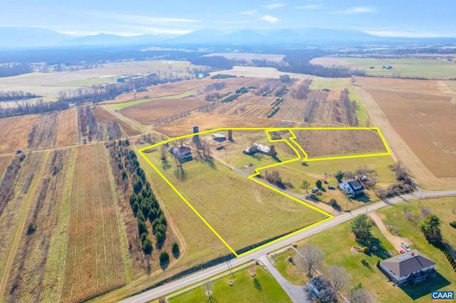 389 SHALOM RD, Waynesboro, VA 22980