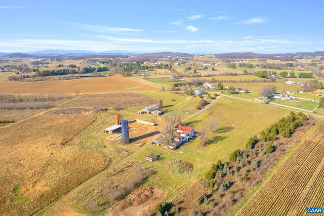 389 SHALOM RD, Waynesboro, VA 22980