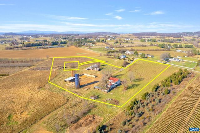 389 SHALOM RD, Waynesboro, VA 22980