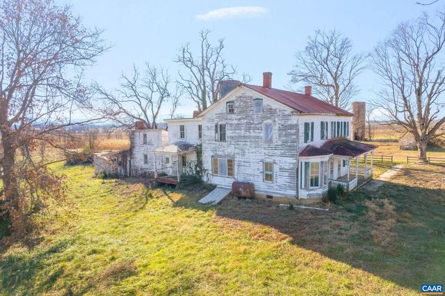 389 SHALOM RD, Waynesboro, VA 22980