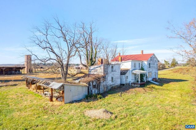 389 SHALOM RD, Waynesboro, VA 22980