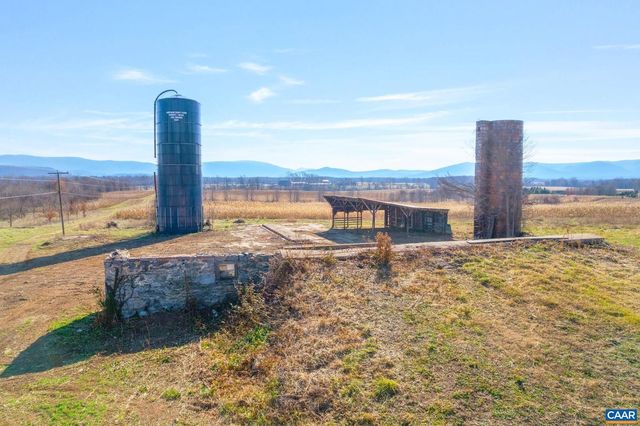 389 SHALOM RD, Waynesboro, VA 22980