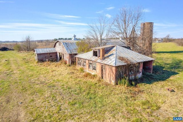 389 SHALOM RD, Waynesboro, VA 22980