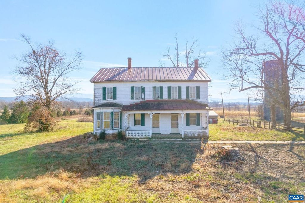 389 SHALOM RD, Waynesboro, VA 22980