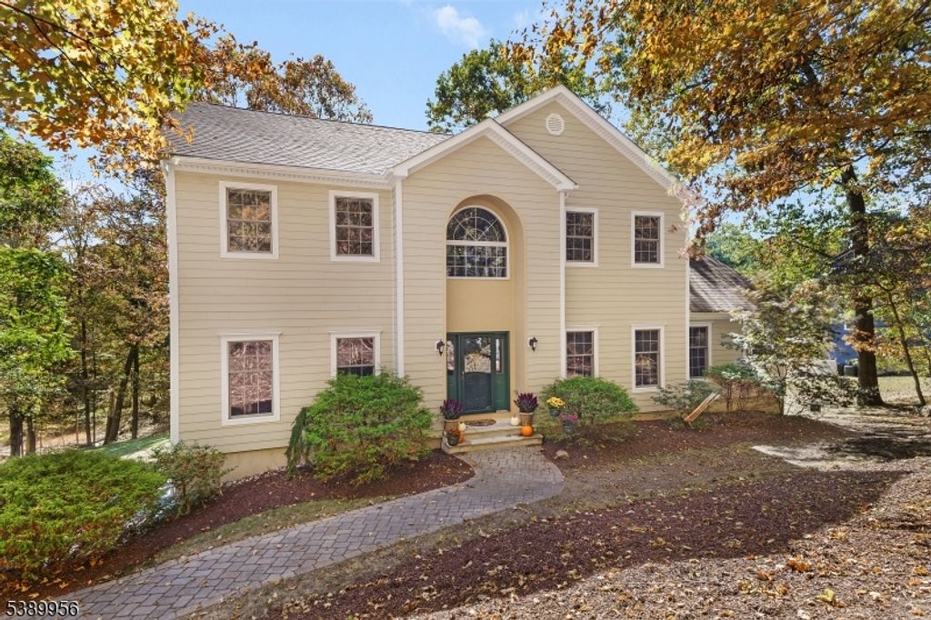 3 Hidden Hills Rd, Jefferson Twp., NJ 07438