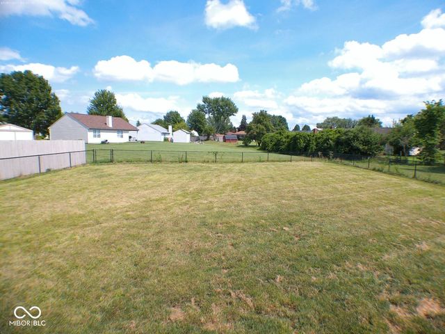 5633 Wynridge Court, Indianapolis, IN 46235