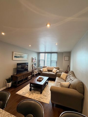 400 E RANDOLPH Street 3721, Chicago, IL 60601