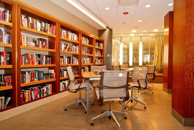 400 E RANDOLPH Street 3721, Chicago, IL 60601