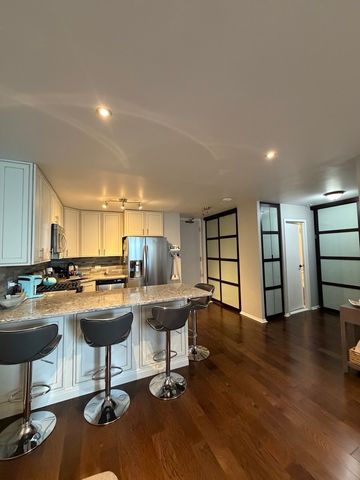400 E RANDOLPH Street 3721, Chicago, IL 60601