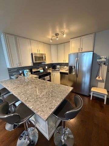 400 E RANDOLPH Street 3721, Chicago, IL 60601