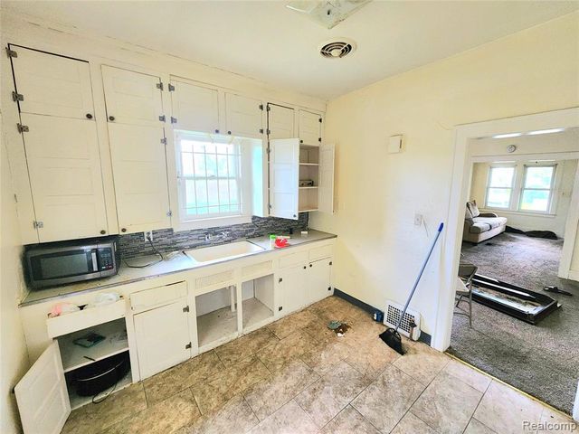 19120 Orleans Street, Highland Park, MI 48203