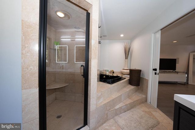 1288 BOBARN DR, Penn Valley, PA 19072