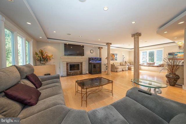 1288 BOBARN DR, Penn Valley, PA 19072