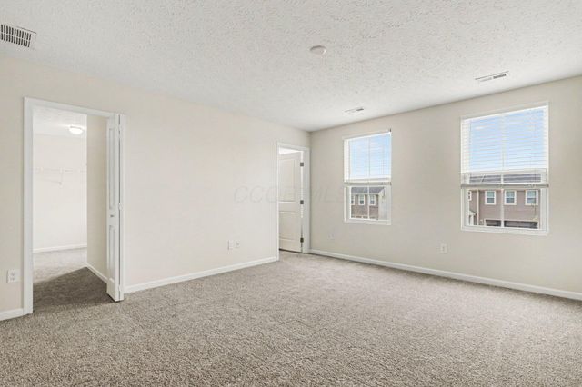 2552 Brook Run Drive, Lancaster, OH 43130