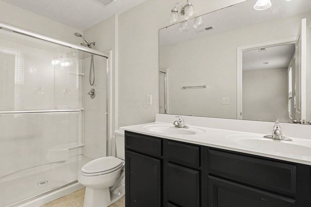 2552 Brook Run Drive, Lancaster, OH 43130