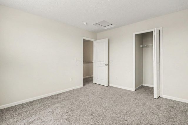 2552 Brook Run Drive, Lancaster, OH 43130