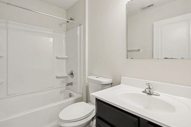 2552 Brook Run Drive, Lancaster, OH 43130
