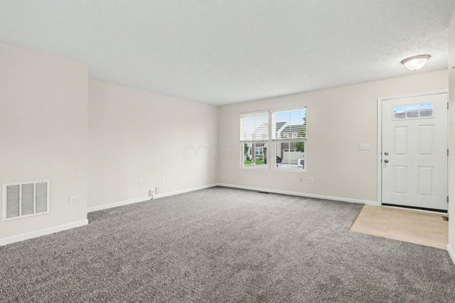 2552 Brook Run Drive, Lancaster, OH 43130