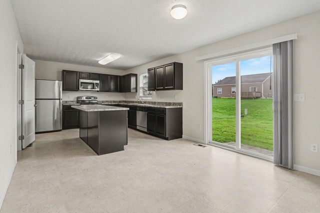 2552 Brook Run Drive, Lancaster, OH 43130