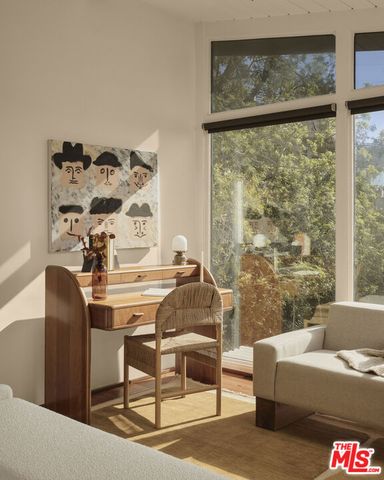 2055 N Gramercy, Los Angeles, CA 90068