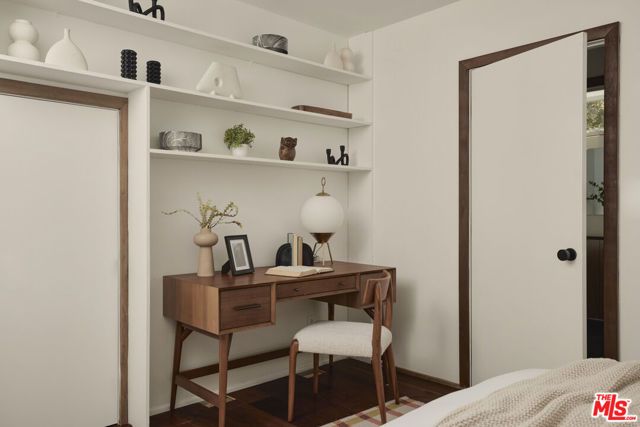 2055 N Gramercy, Los Angeles, CA 90068