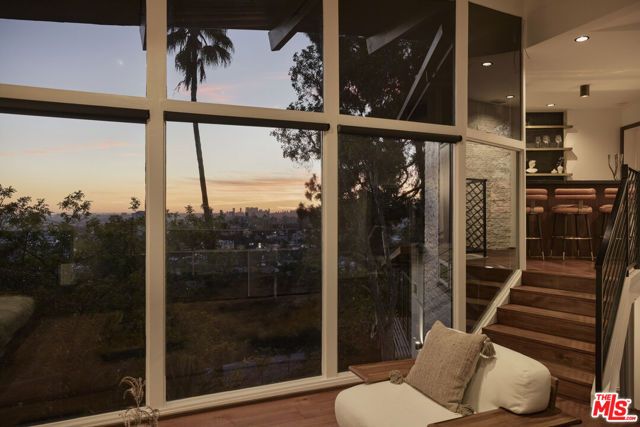 2055 N Gramercy, Los Angeles, CA 90068