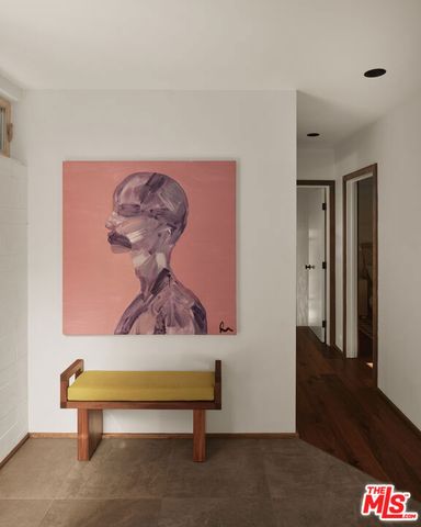 2055 N Gramercy, Los Angeles, CA 90068