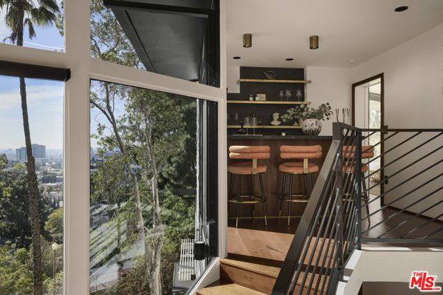 2055 N Gramercy, Los Angeles, CA 90068