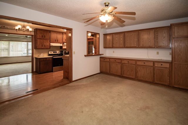 623 E Mulvane, Mulvane, KS 67110