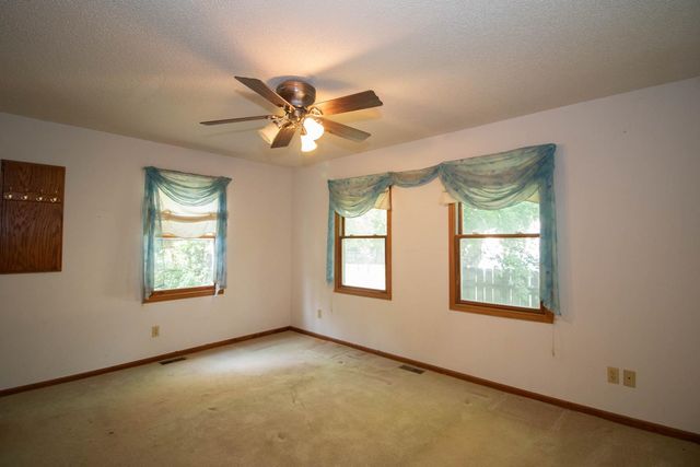 623 E Mulvane, Mulvane, KS 67110