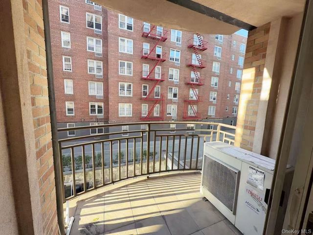 141-05 Cherry Avenue 3C, Flushing, NY 11355