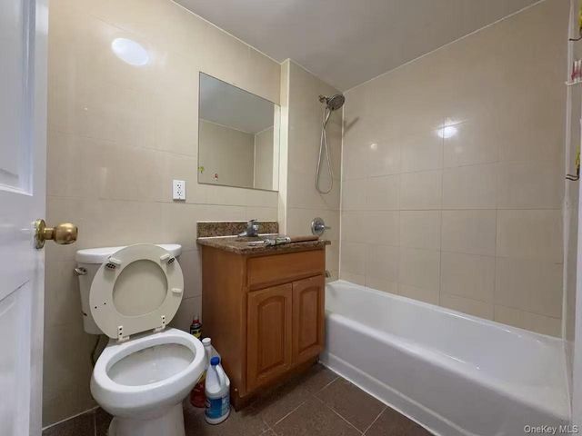 141-05 Cherry Avenue 3C, Flushing, NY 11355